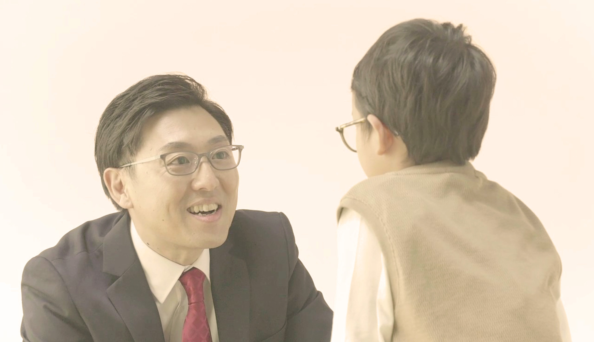 お子さまに合ったフレームや適切なレンズ選びを専門のスタッフがサポートします。